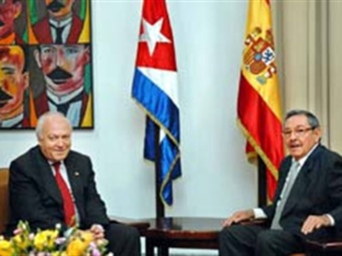 Moratinos visita Cuba para fortalecer relaciones y preparar presidencia de UE