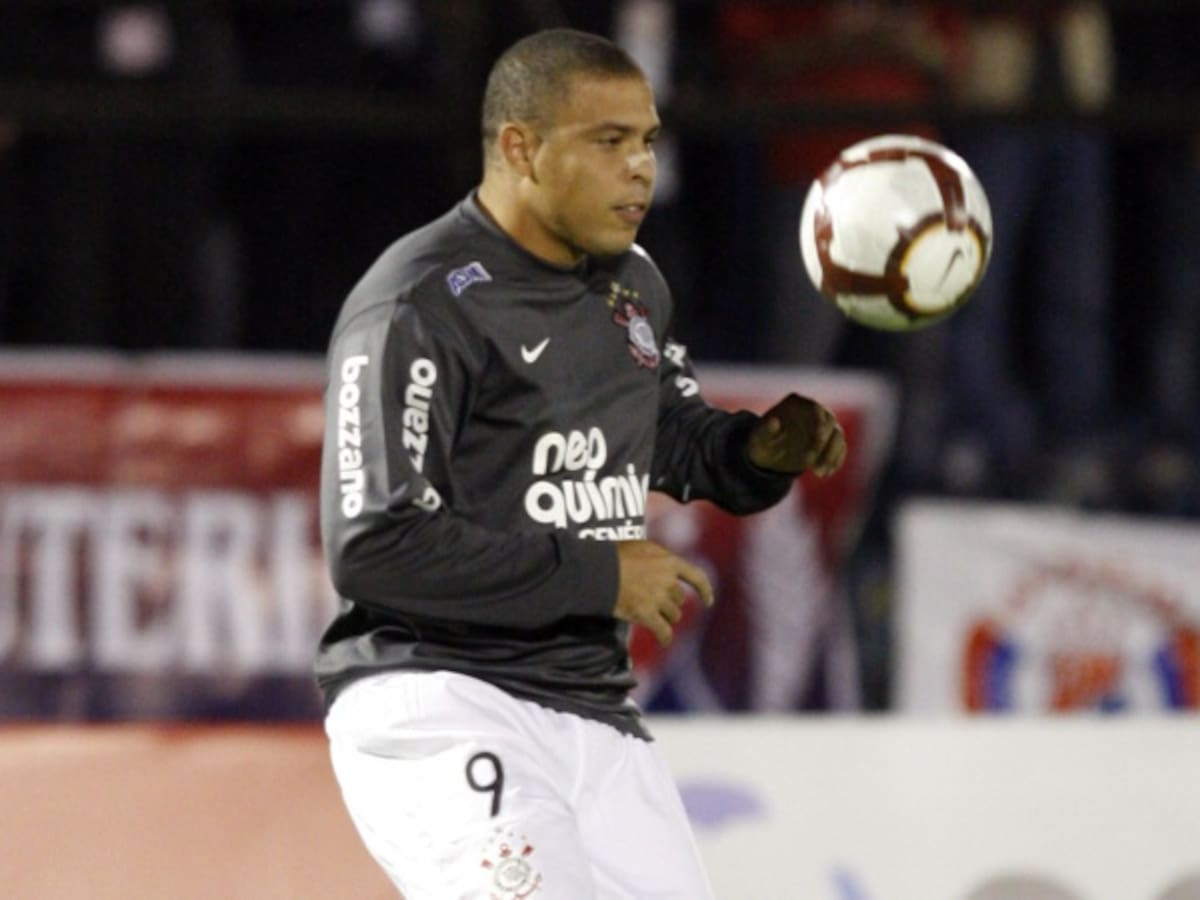 El 'Fenómeno', Infantino y Aimar jugarán partido de exhibición en Bogotá