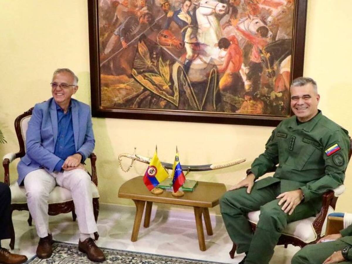 Ministros de Defensa de Colombia y Venezuela acordaron mesas de trabajo
