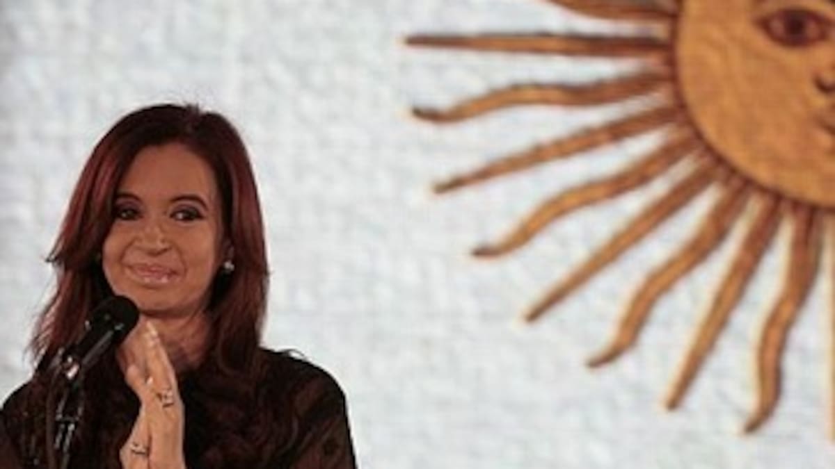 Termina cirugía de presidenta de Argentina, Cristina Fernández