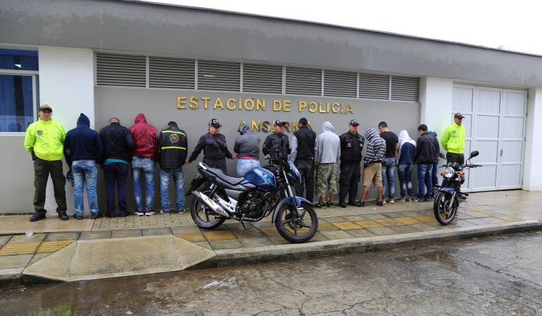 Algunas personas capturadas en la operación "temis"