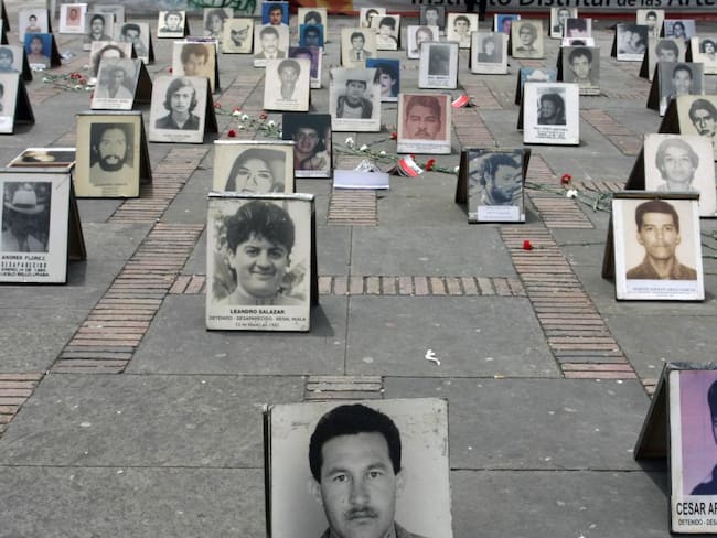 Colombia busca a por lo menos 100.000 desaparecidos