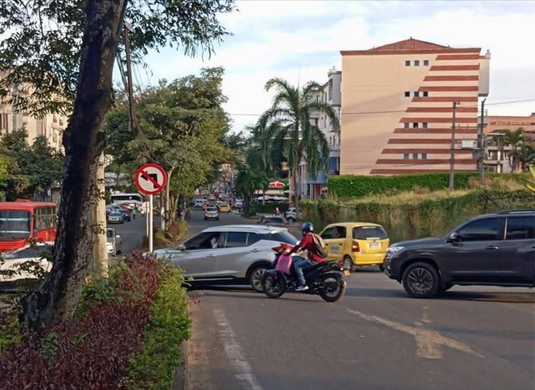 Prohíben giro a la izquierda en Ibagué