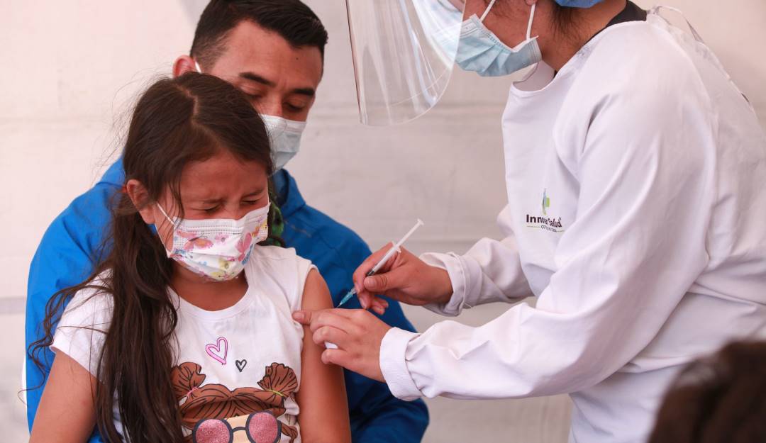 Vacunación en niños colombianos. Foto: Colprensa. 