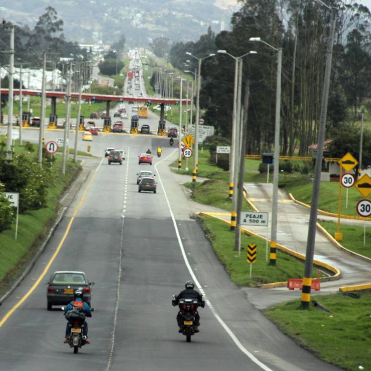 Contraflujo en tramo Bogotá–Tunja por deslizamiento de grandes proporciones