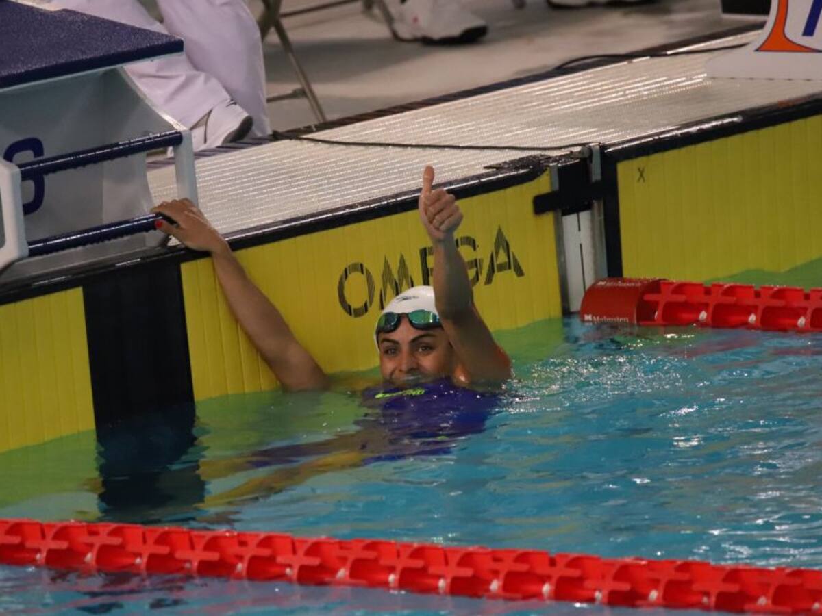 Karina Vivas marca nuevo récord nacional en natación