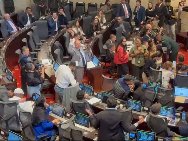 Nueva tensión entre conservadores y Pacto Histórico por protestas frente a la casa de Nadia Blel