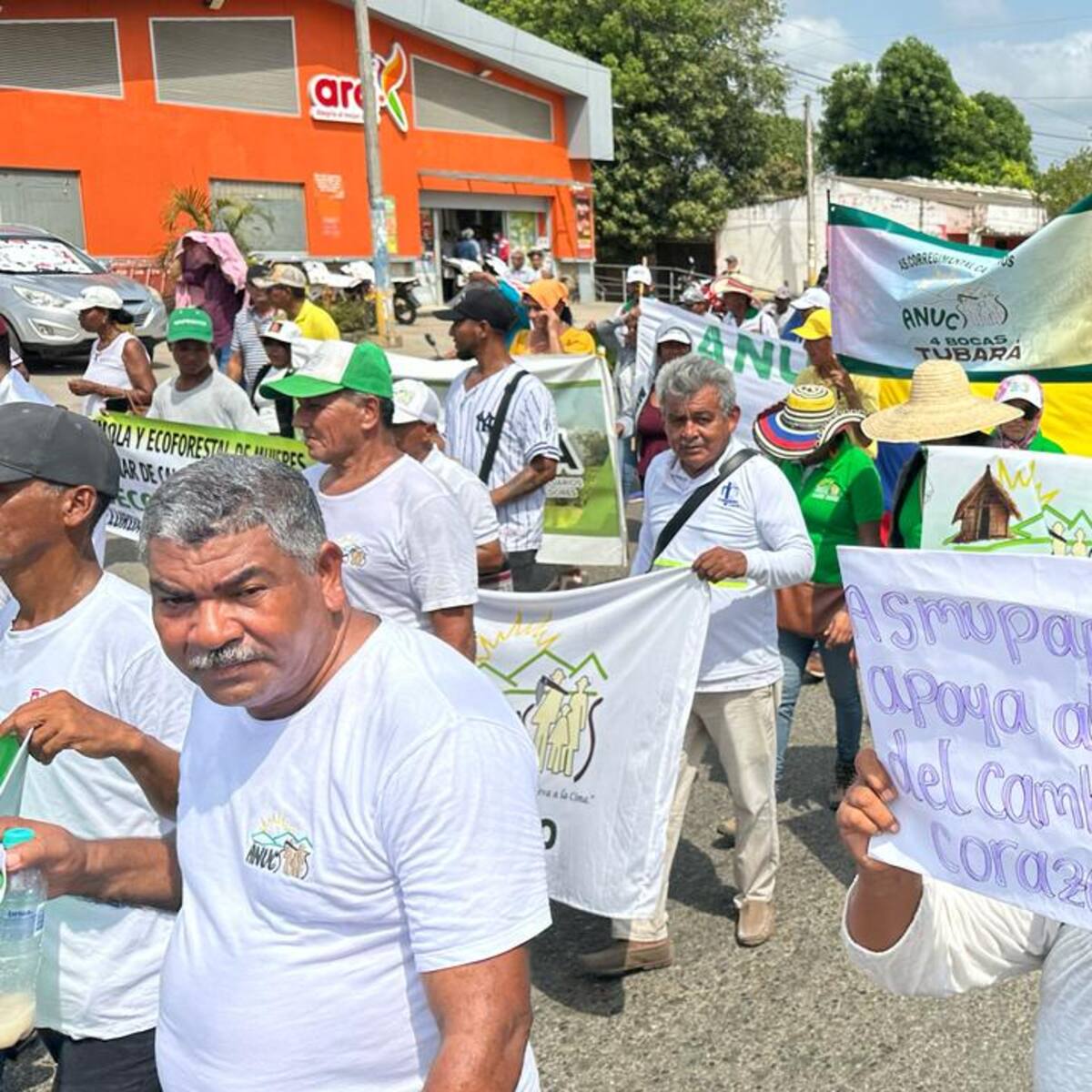 Campesinos de Córdoba se movilizan en apoyo a la reforma agraria y el Pacto por la Tierra y la Vida