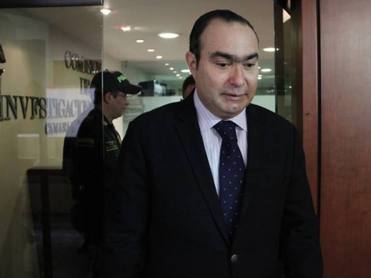 Con recusaciones Pretelt demora plenaria que lo declararía indigno