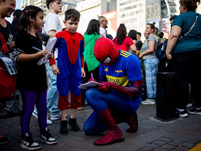 Spider-Man con la camisa de Boca Juniors