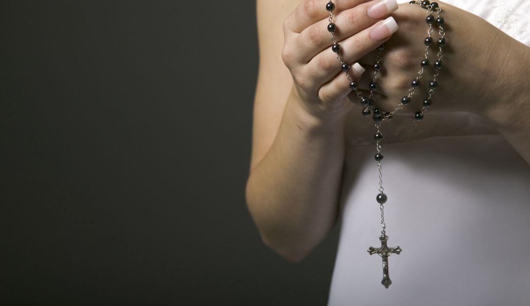 ¿Cómo rezar el Rosario?