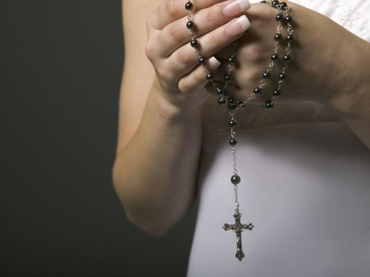 ¿Cómo rezar el santo Rosario?