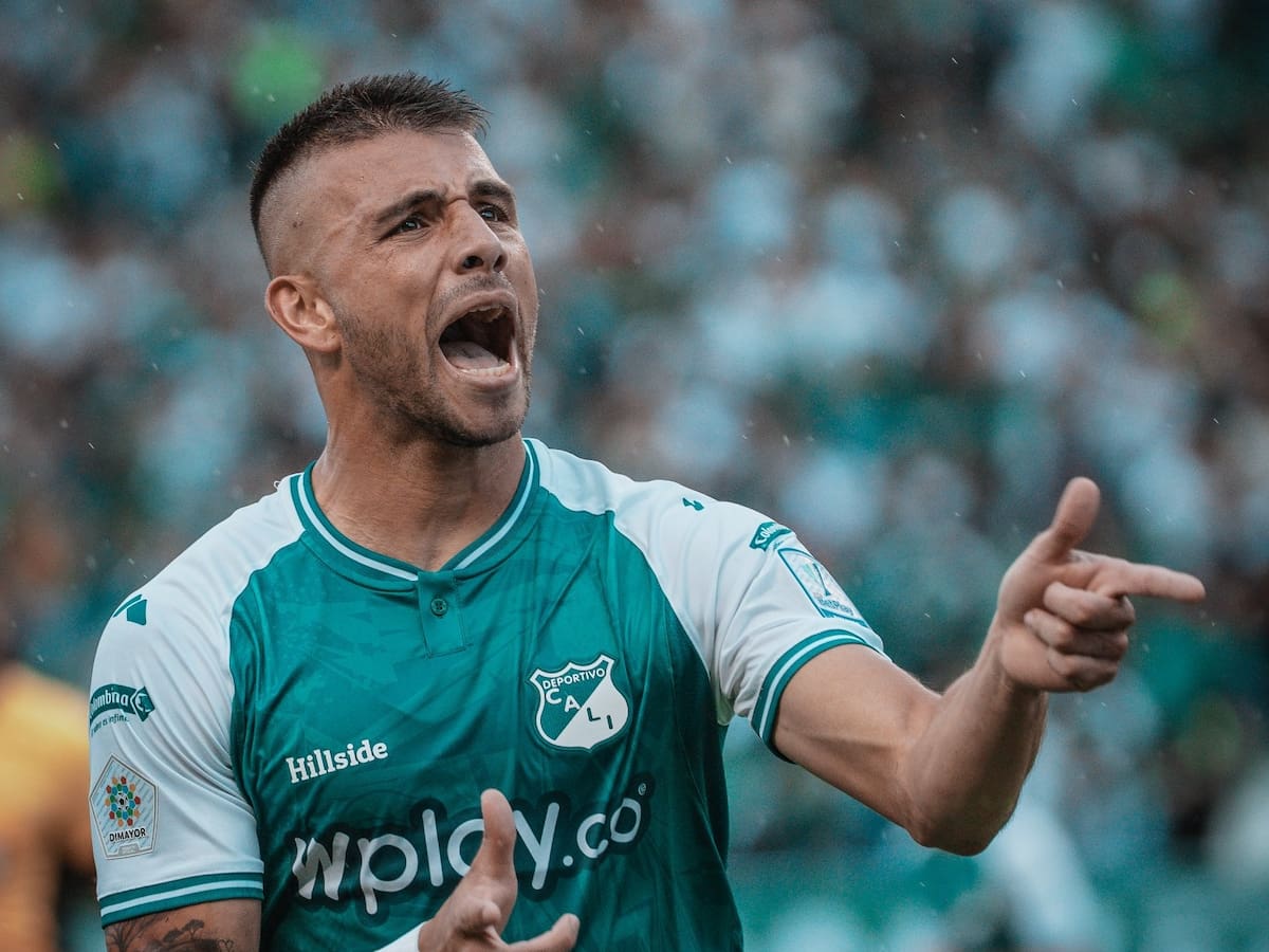 Polémico arbitraje y fin del invicto: Deportivo Cali goleó 3-0 al Pasto