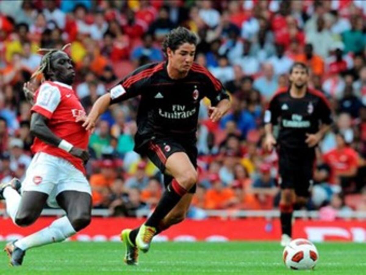Mario Yepes actuó con el Milán en el empate 1-1 ante el Arsenal por la Emirates Cup