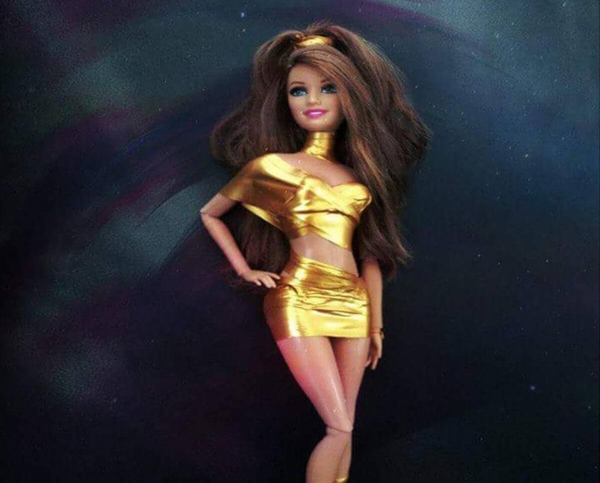 A través de su cuenta @mariaang2002, María Angélica Padilla muestra sus diseños en el cuerpo de muñecas. La siguen cerca de 5.000 personas.