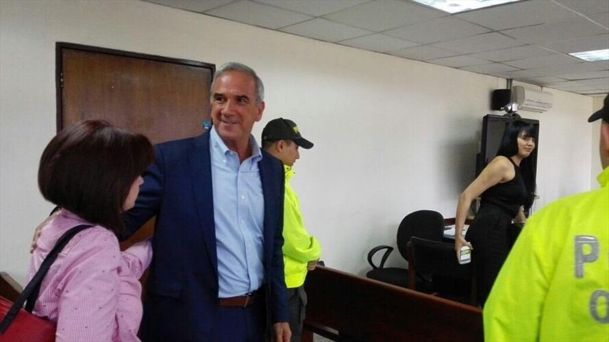 Gustavo Villegas no dura tres días en una cárcel: Defensa. Foto: La W.