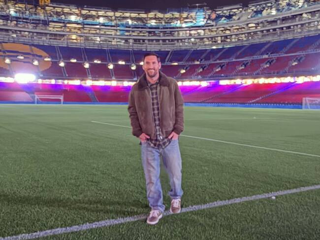 Leo Messi visitando el Camp Nou / @leomessisite