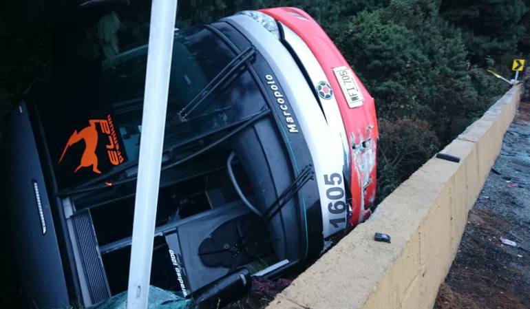 Bomberos, Cruz Roja, Defensa Civil y Policía Nacional atendieron el siniestro vial