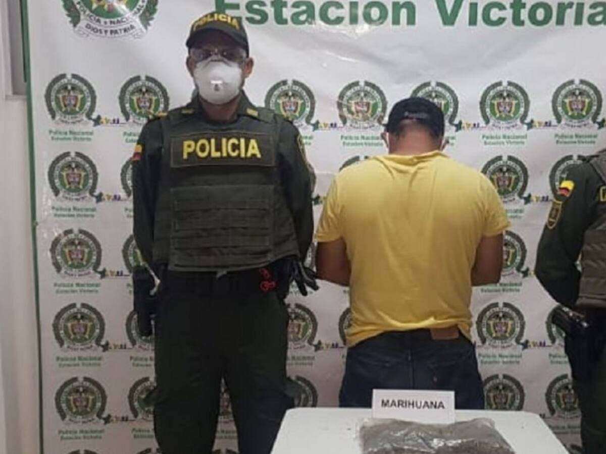 En la vía entre Victoria y La Dorada incautan 530 gramos de marihuana
