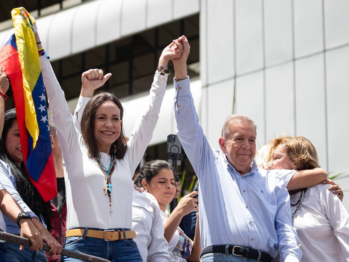 Miles de venezolanos acuden a la marcha convocada por María Corina y Edmundo González