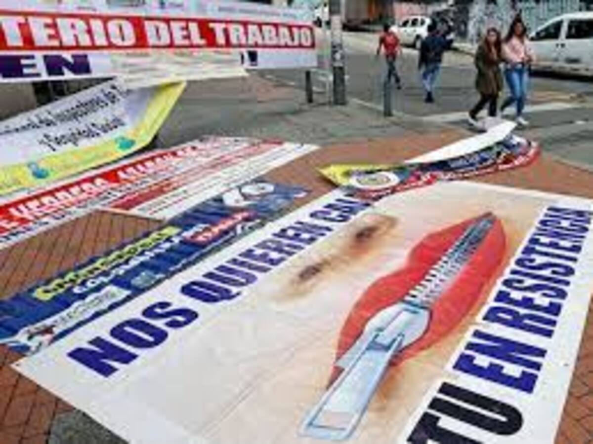 Se agudizan las protestas en el Ministerio de Trabajo ante amenazas a los manifestantes