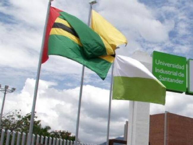 Estudiantes UIS recolectan dinero para sus matrículas