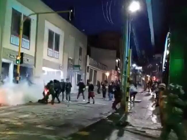 Imagen tomada de video de enfrentamiento con la fuerza pública