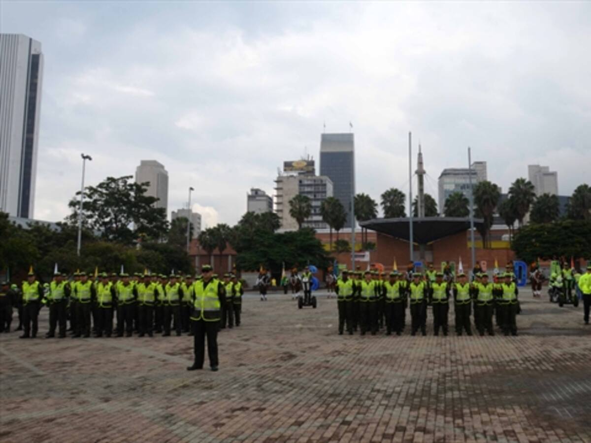 Refuerzan seguridad y presencia policial en centros comerciales de Bogotá