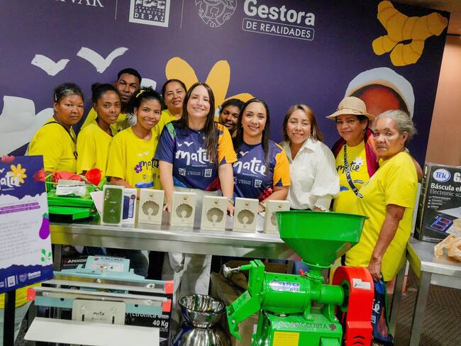 Maquinaria y dotación para asociaciones de los Montes de María