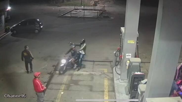 Recompensa por asesinos de vigilante en una bomba de gasolina