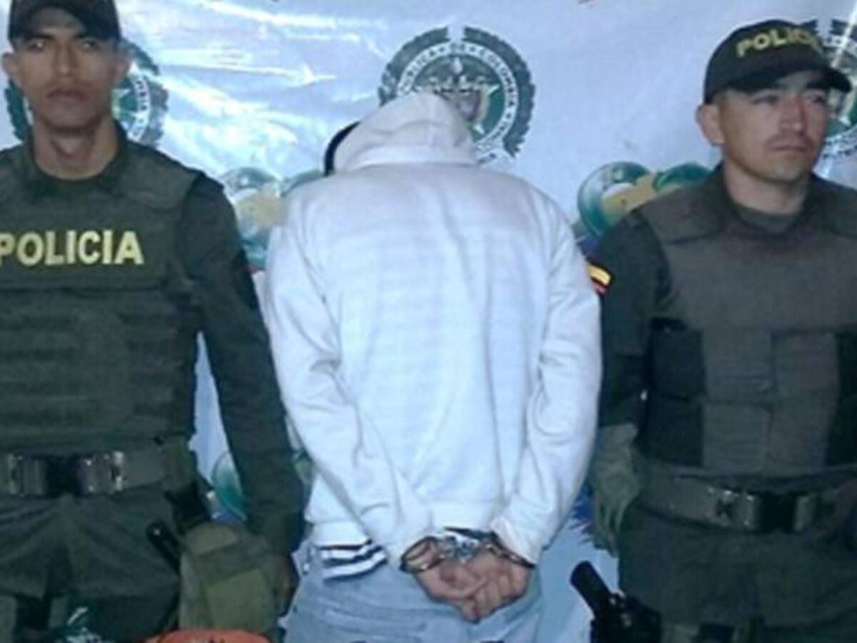 En Calarcá Quindío, policía capturó a taxista con 400 dosis de bazuco