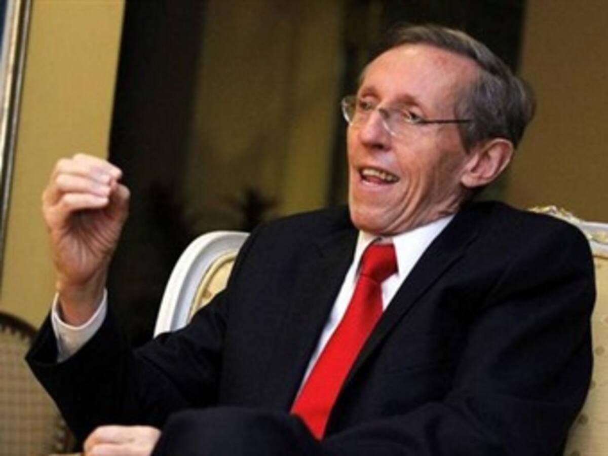 Ni aunque me nombren por decreto aspiraría a Alcaldía de Bogotá: Navarro