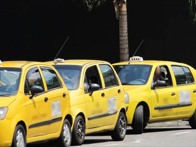 En los próximos días subirá la tarifa de taxis en Medellín