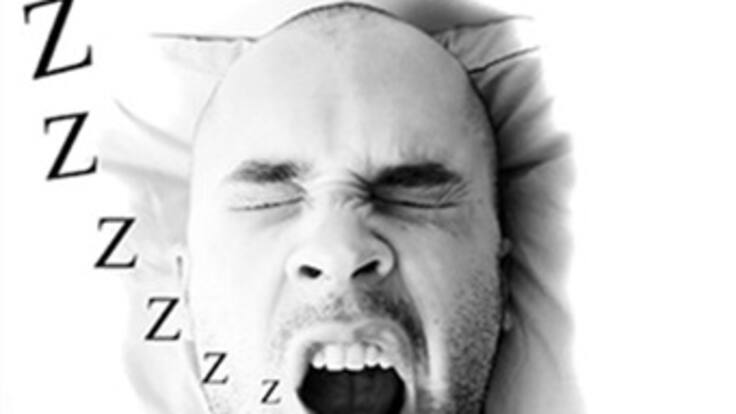 Colombianos crean cama que ayuda a enfermos y preparan cama “anti-ronquidos”.