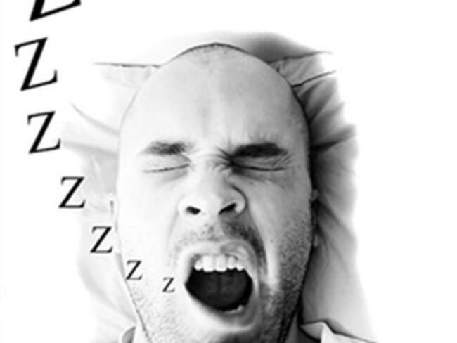 Colombianos crean cama que ayuda a enfermos y preparan cama “anti-ronquidos”.