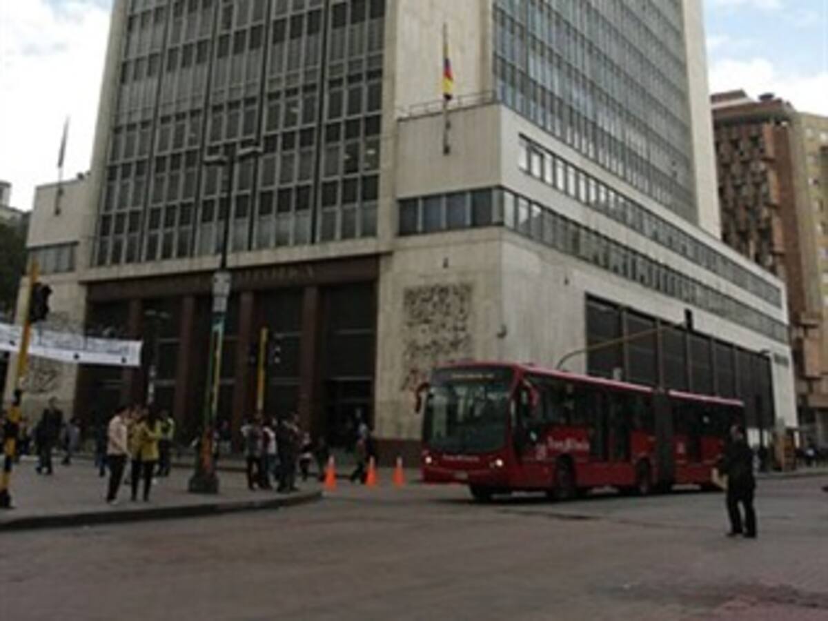 Emisor mantendrá en 3,25 % tasas de interés en la junta de hoy