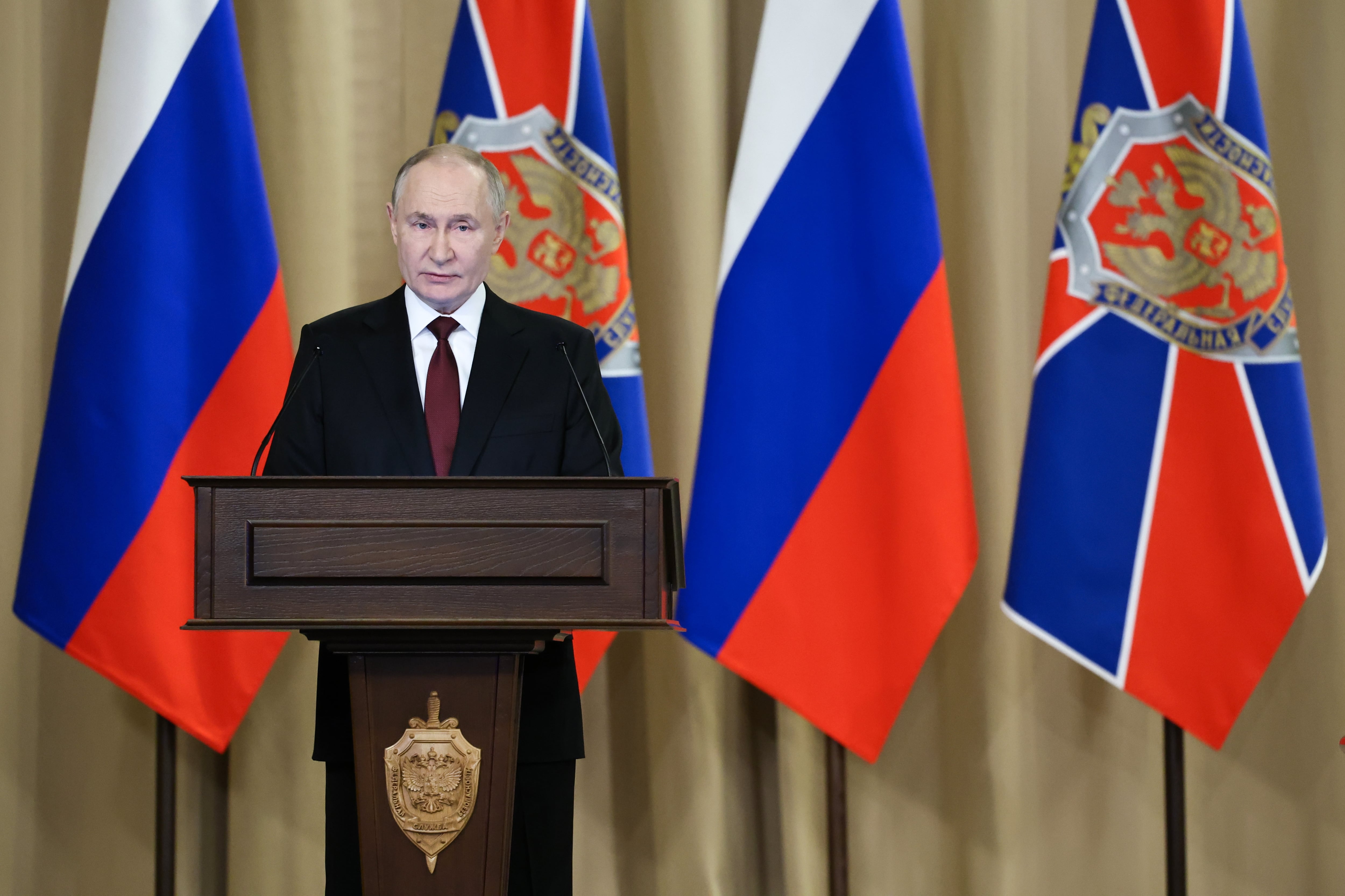 FOTODELDÍA MOSCÚ (Federación de Rusia), 27/02/2025. - El presidente ruso Vladimir Putin pronuncia un discurso durante una reunión de la Junta del Servicio Federal de Seguridad (FSB), en Moscú, Rusia, este jueves.-EFE/ Alexander Kazakov / Sputnik / Kremlin POOL ***SOLO USO EDITORIAL/SOLO DISPONIBLE PARA ILUSTRAR LA NOTICIA QUE ACOMPAÑA (CRÉDITO OBLIGATORIO)***
