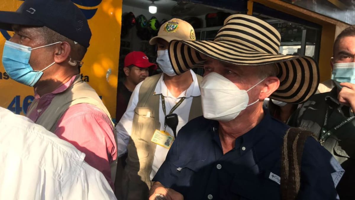 Expresidente Uribe fue abucheado en su visita a Santa Marta