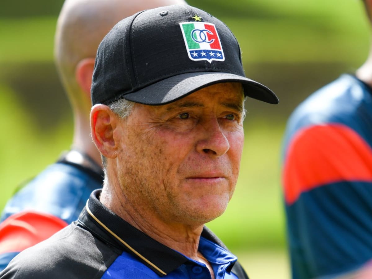 VIDEO | DT de Once Caldas sigue causando polémica: casi se va a los golpes con un hincha