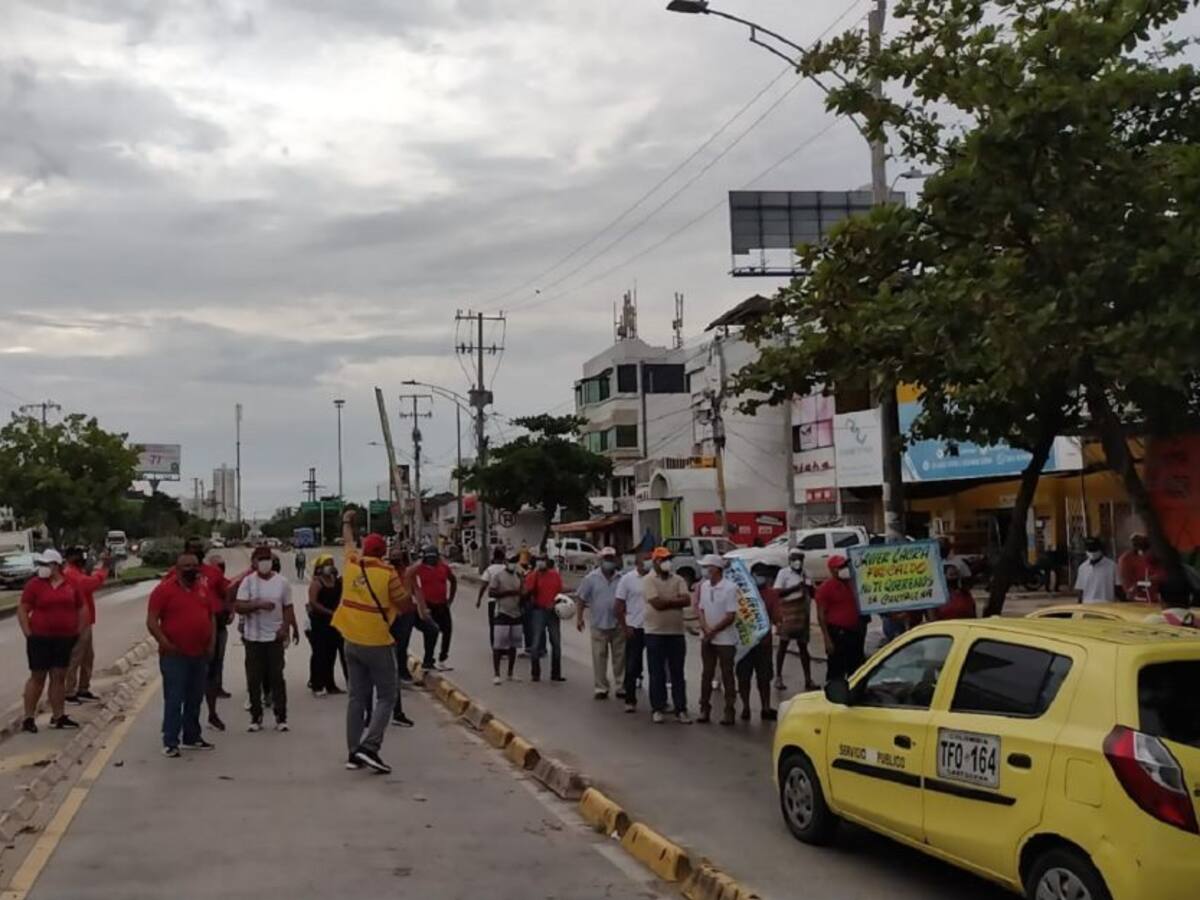 Trabajadores de Afinia bloquearon la avenida Pedro de Heredia en Cartagena