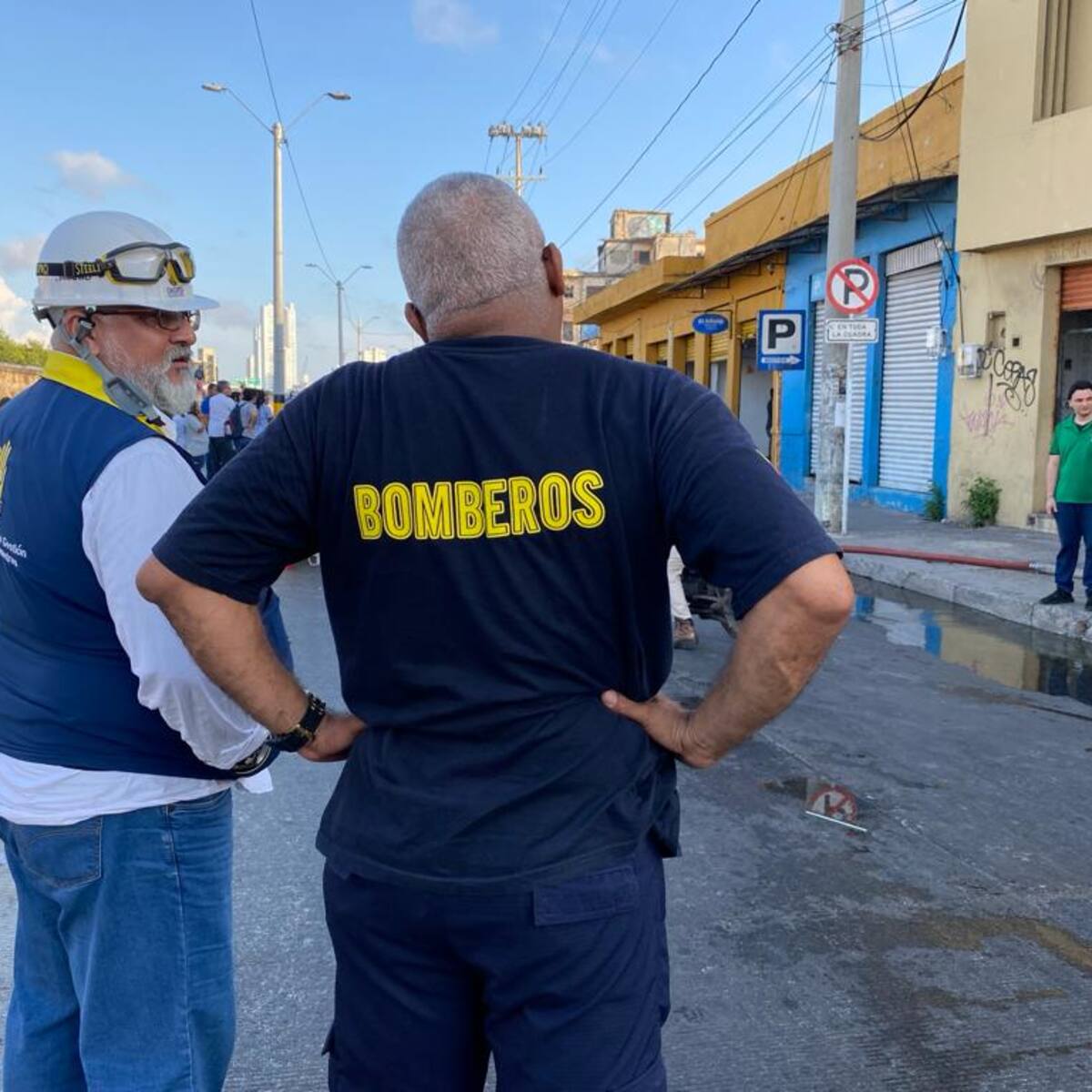 Gestión del Riesgo gestiona la donación de una máquina de Bomberos para Cartagena