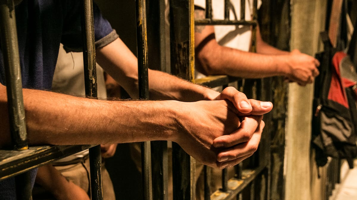 Judicializan hombres que habrían asesinado un líder social y un reincorporado en Antioquia