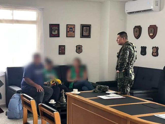 La menor fue trasladada de manera segura por tropas del Ejército Nacional y puesta a disposición del ICBF para el restablecimiento de sus derechos.Foto: Novena Brigada.