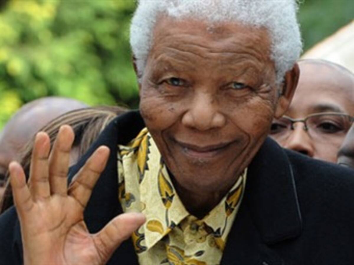 Nelson Mandela cumple dos meses hospitalizado