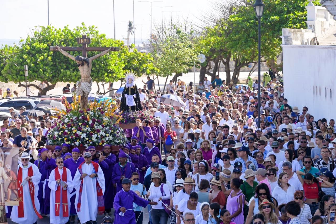 Multitudinario Viacrucis en el Centro Histórico de Cartagena