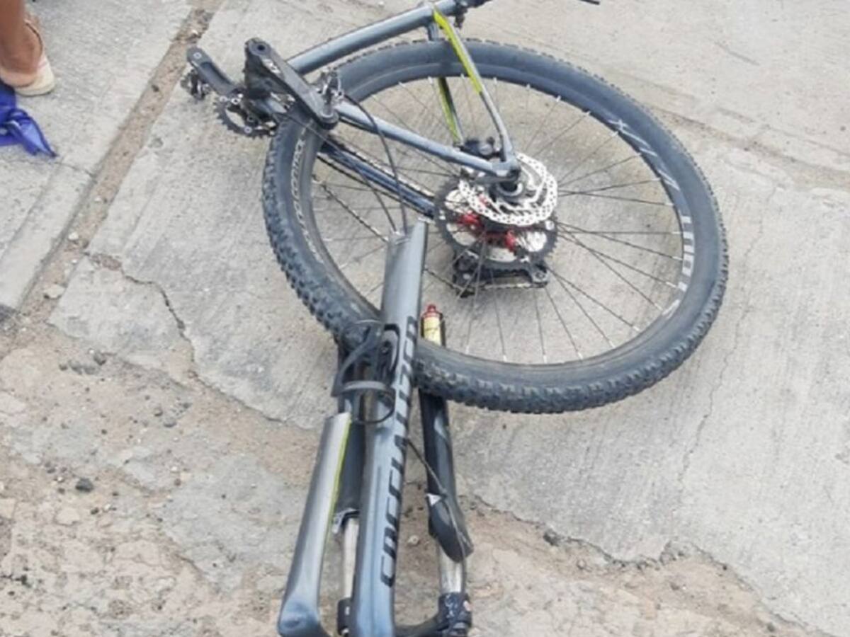 Ciclista fue arrollado por un vehículo en vías del Atlántico