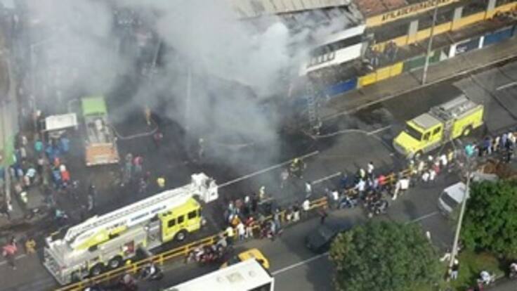 Incendio en bodega de estopas en Barriotriste, centro de Medellín