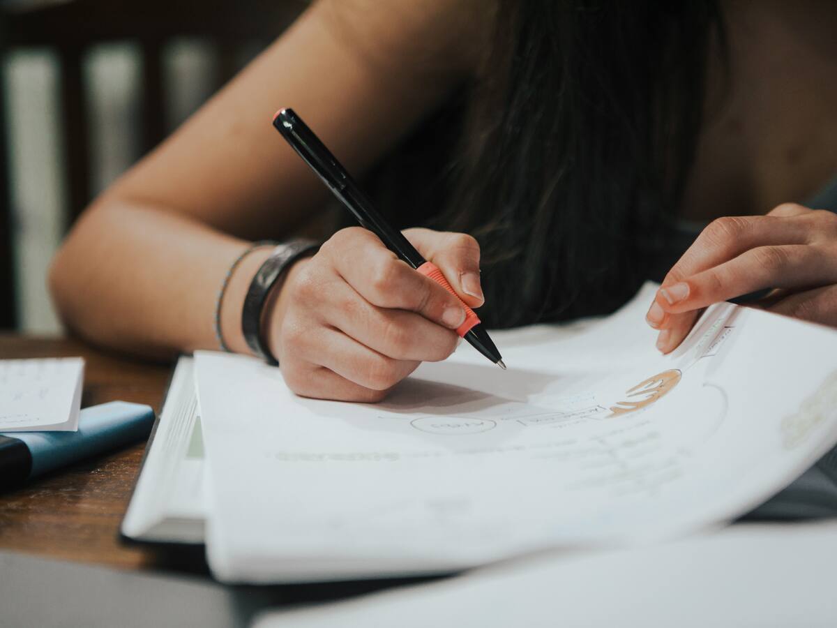 One Inversión Social hará posible el sueño de cinco jóvenes de seguir estudiando
