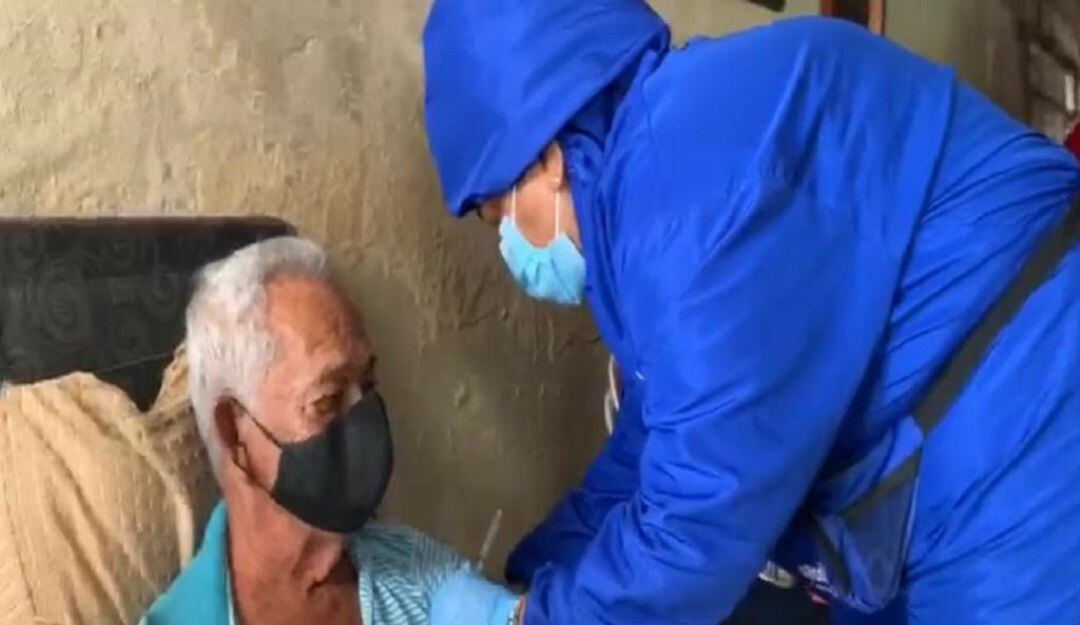 Vacunación casa a casa.