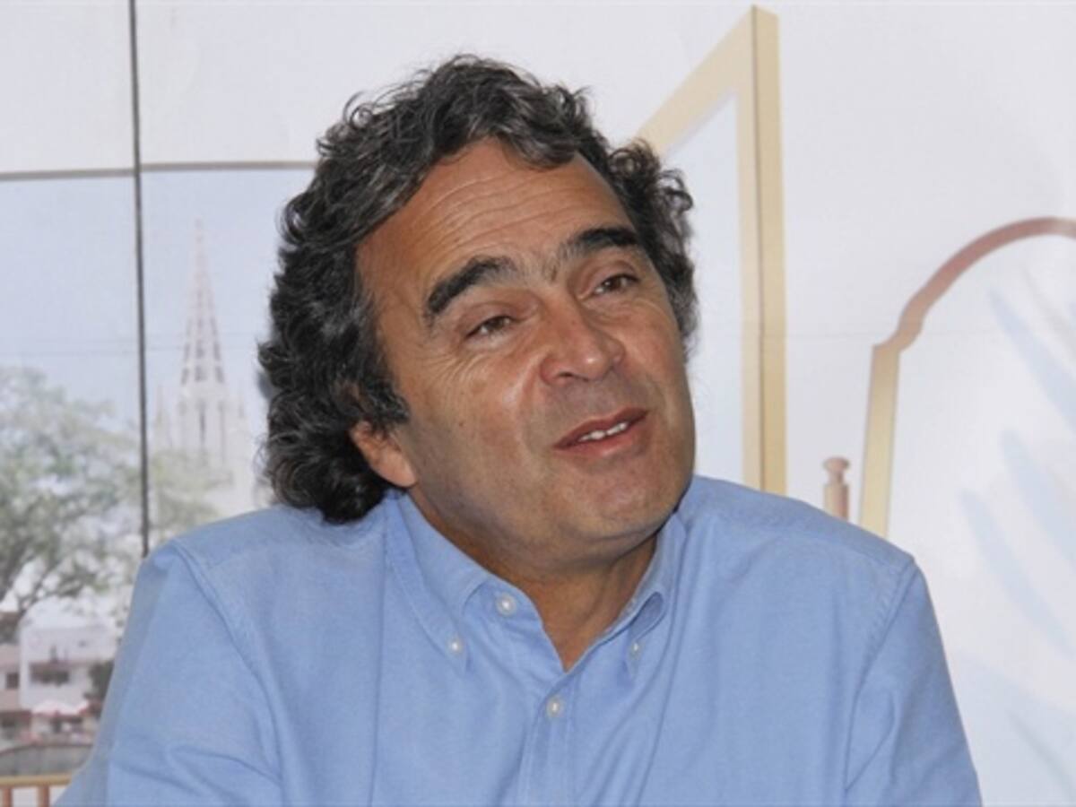 Gobernador Sergio Fajardo cuestiona los protocolos en desminado de Orejón